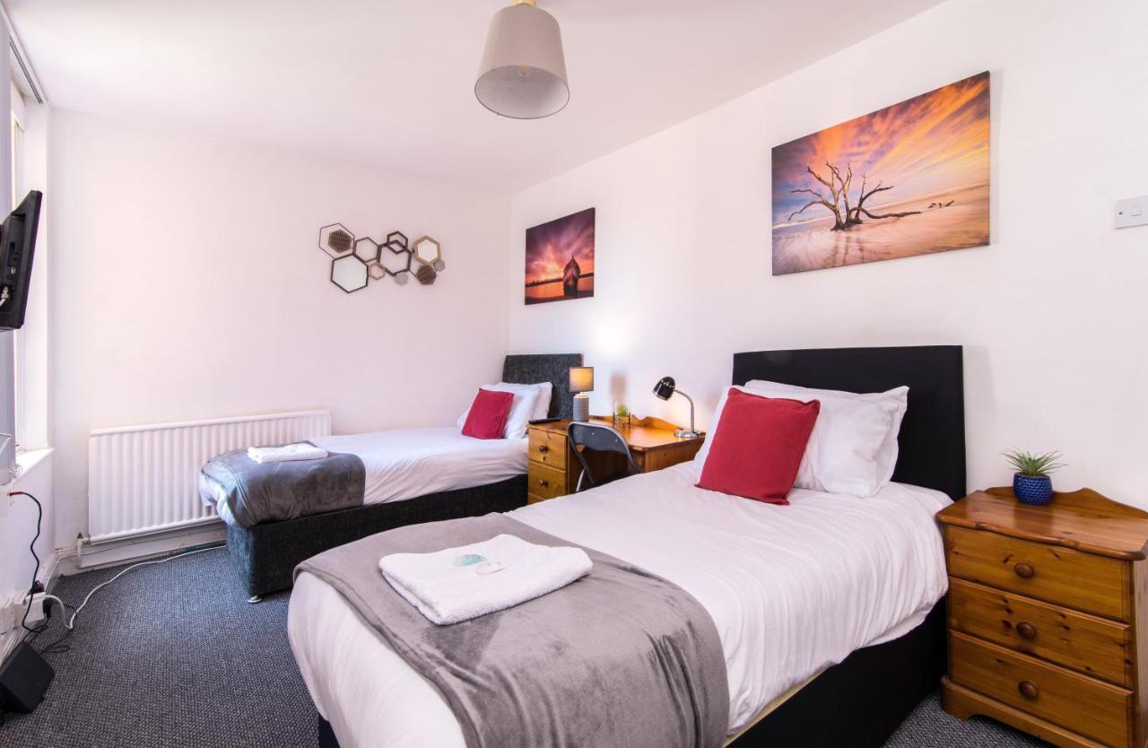 Characterful 2 Bed Apartment - Spacious & Comfy Касл-Донингтон Экстерьер фото